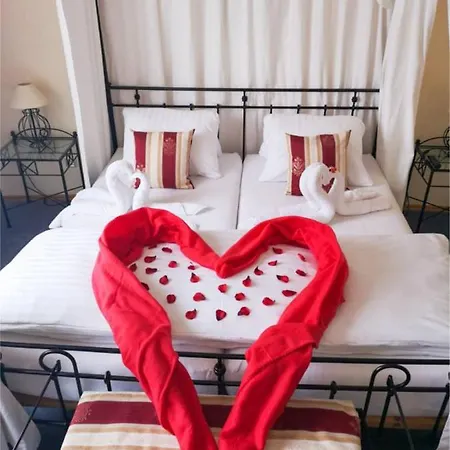 Bed & Breakfast Pension Zum Heiligen Brunnen