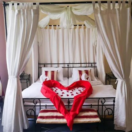 Pension Zum Heiligen Brunnen Bed & Breakfast *